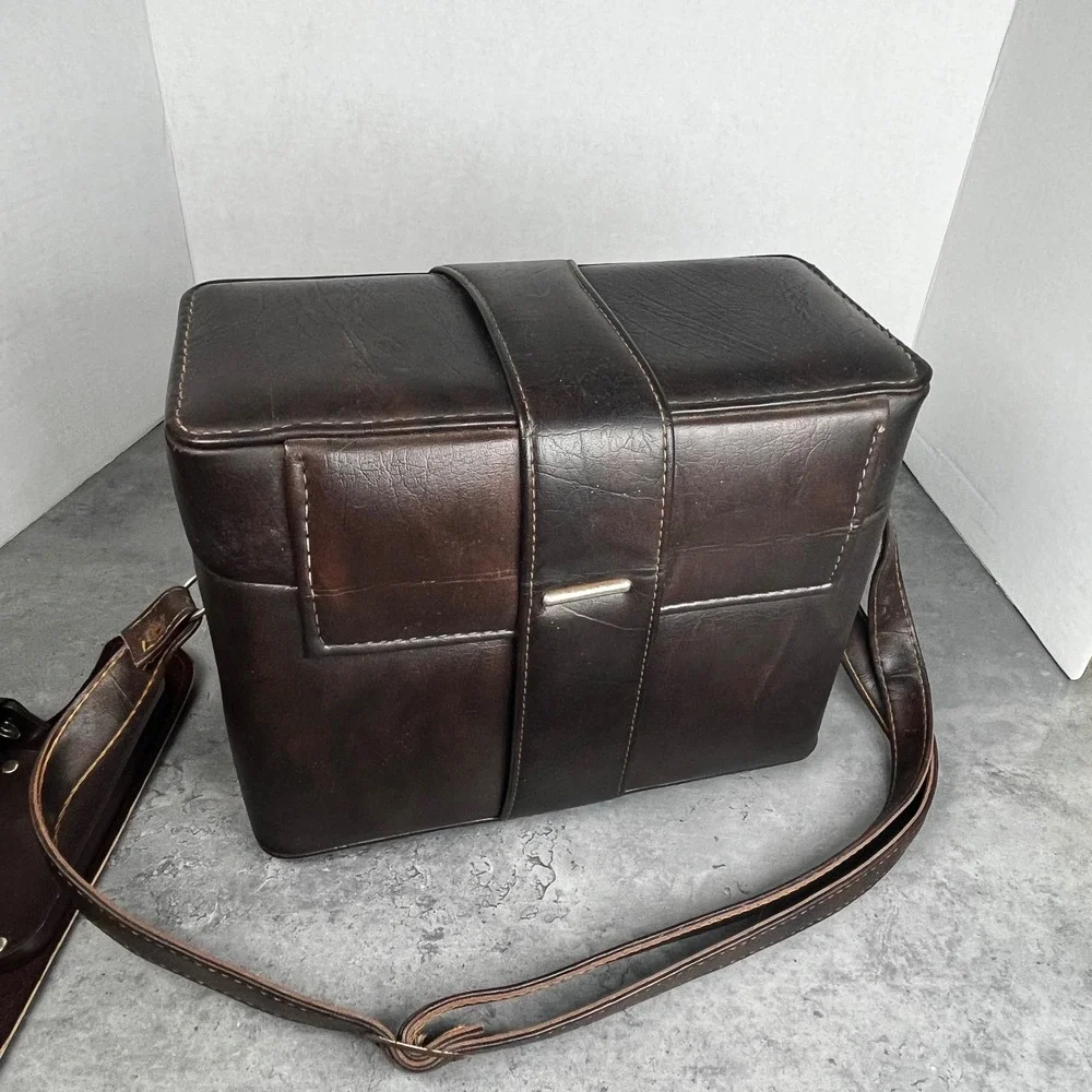 VTG Brown Faux Leather Hard Shell Camera Bag w/ Removable Insert Latch‎ Closure